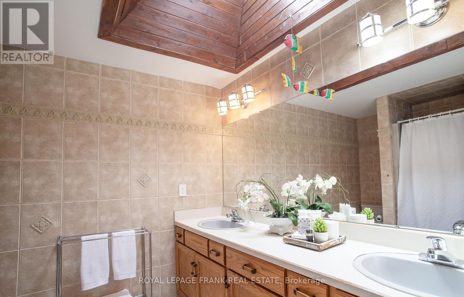 












24 PEARL DRIVE

,
Scugog,




Ontario
L0C1B0

