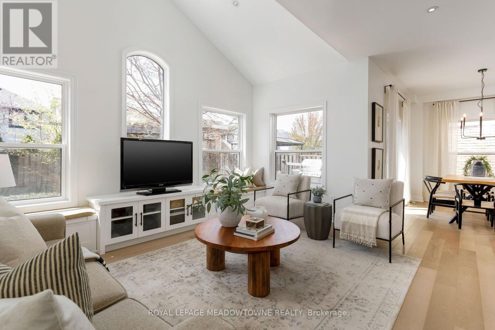 












1083 EASTERBROOK CRESCENT

,
Milton,




Ontario
L9T0C3

