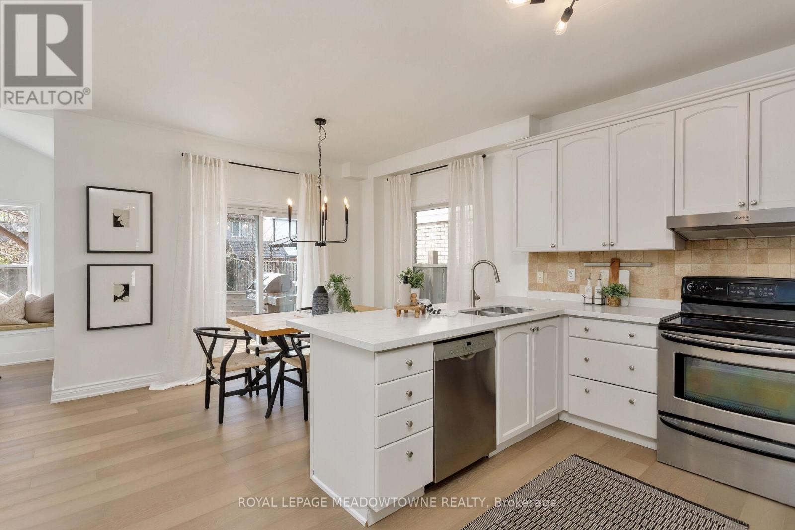 












1083 EASTERBROOK CRESCENT

,
Milton,




Ontario
L9T0C3

