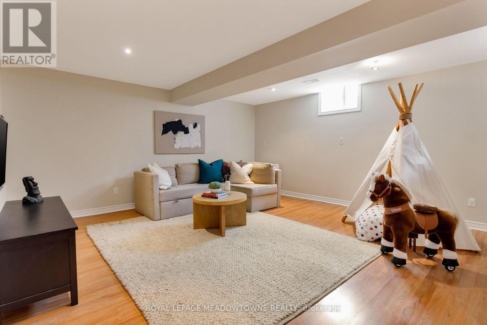 












1083 EASTERBROOK CRESCENT

,
Milton,




Ontario
L9T0C3

