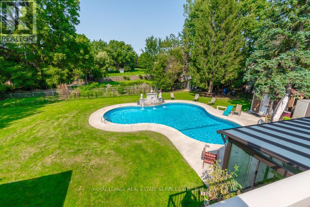 












6949 THOROLD STONE ROAD

,
Niagara Falls,




Ontario
L2J1B5

