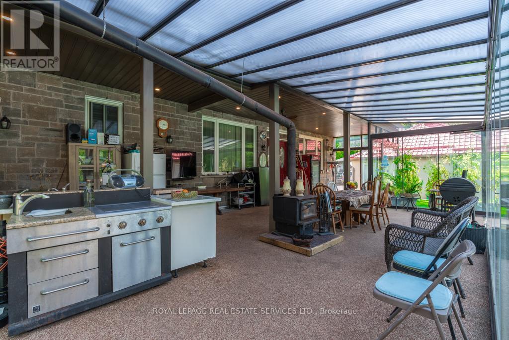 












6949 THOROLD STONE ROAD

,
Niagara Falls,




Ontario
L2J1B5

