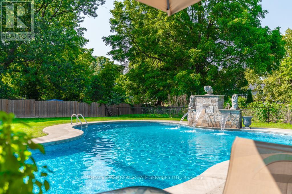 












6949 THOROLD STONE ROAD

,
Niagara Falls,




Ontario
L2J1B5


