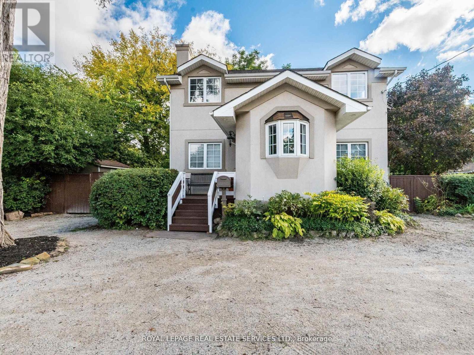 












39 CLARENCE STREET

,
Brampton,




Ontario
L6W1S2

