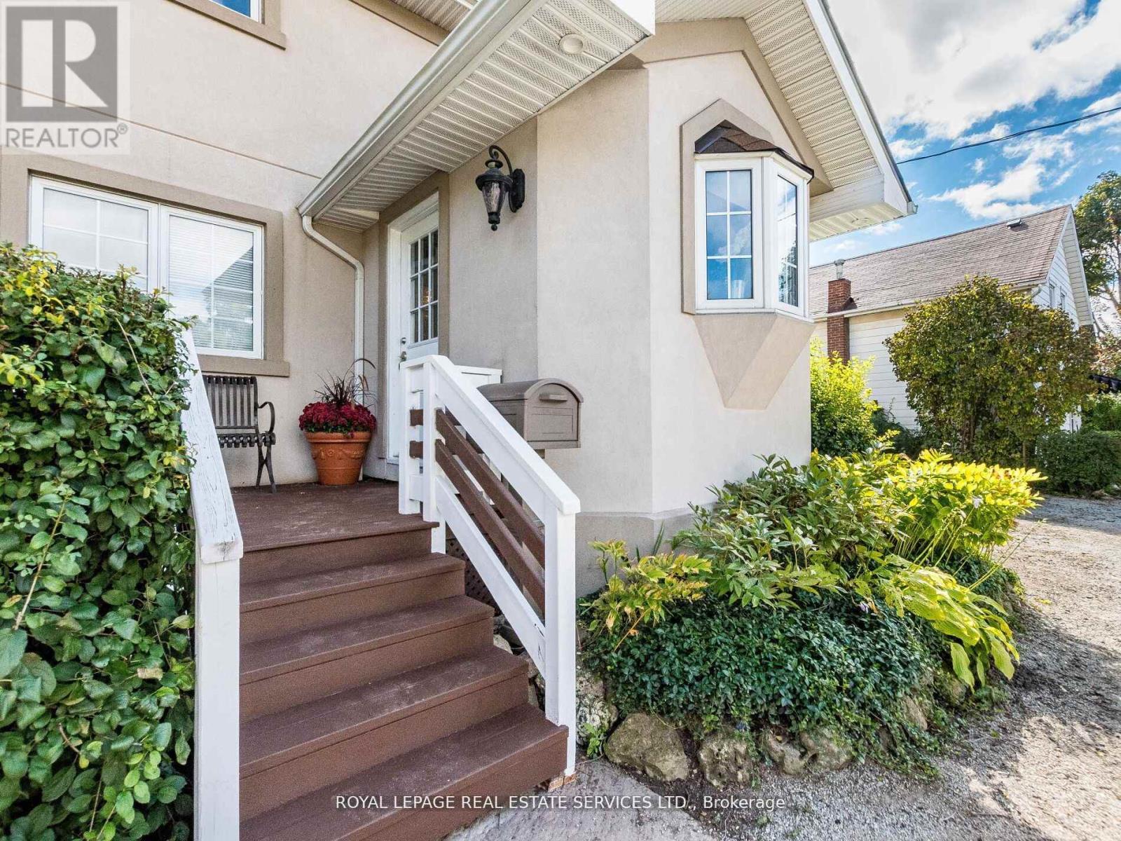 












39 CLARENCE STREET

,
Brampton,




Ontario
L6W1S2

