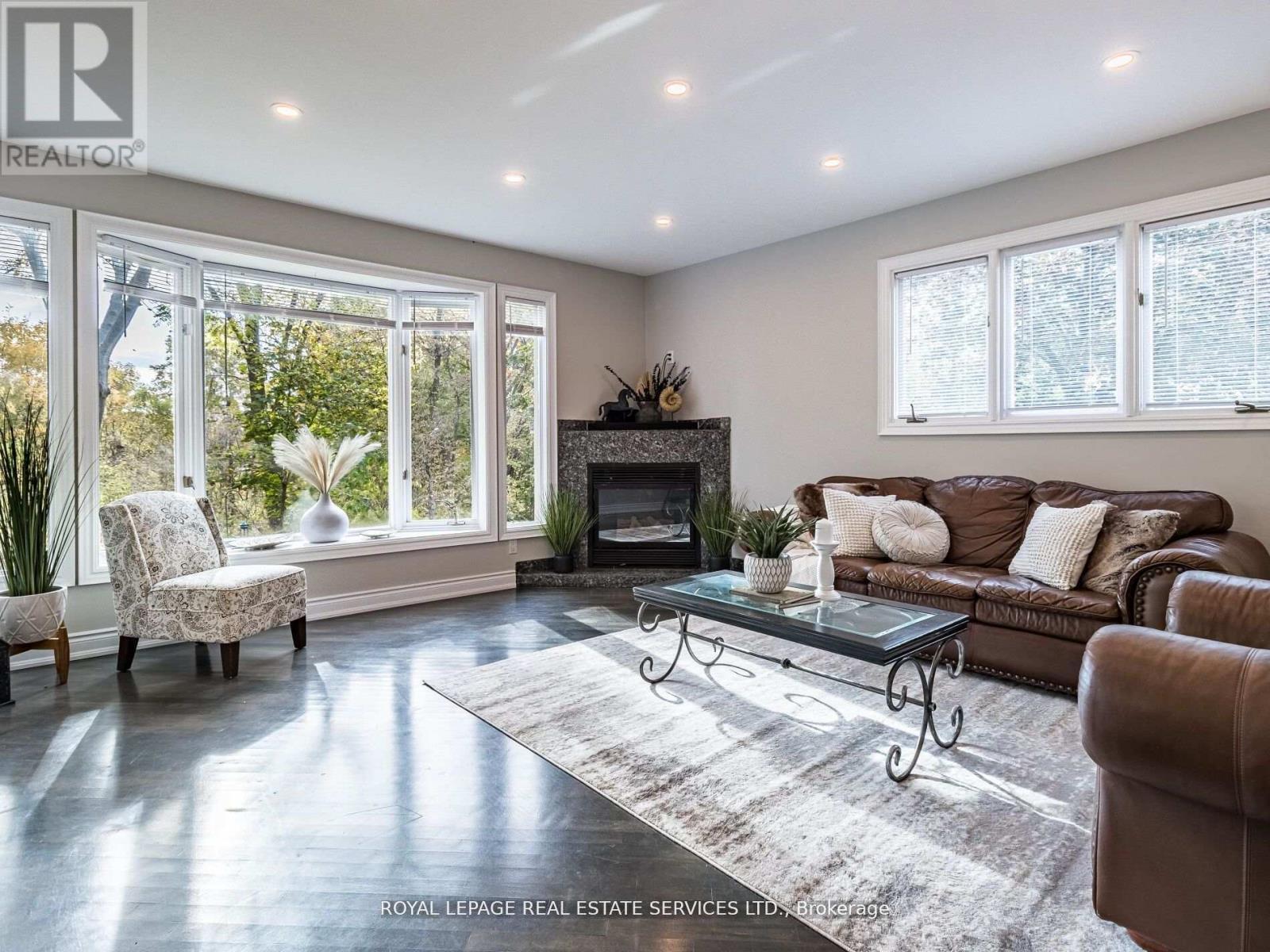 












39 CLARENCE STREET

,
Brampton,




Ontario
L6W1S2

