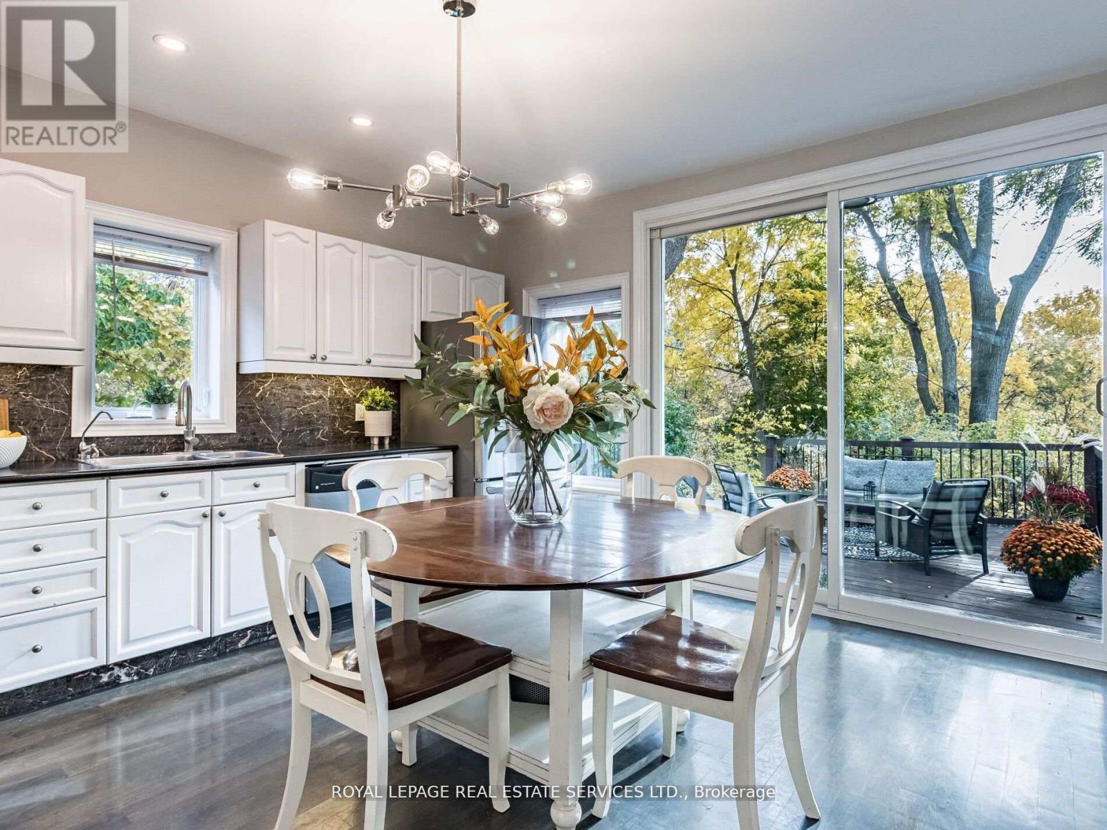 












39 CLARENCE STREET

,
Brampton,




Ontario
L6W1S2

