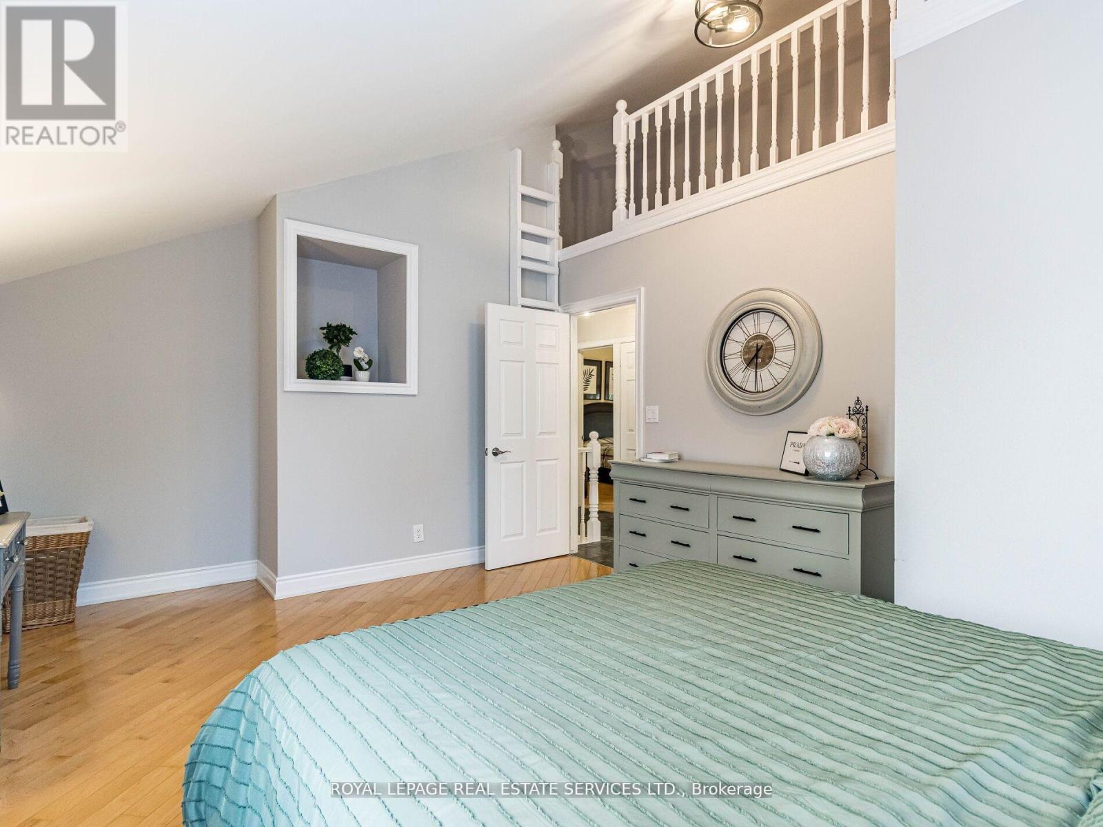 












39 CLARENCE STREET

,
Brampton,




Ontario
L6W1S2


