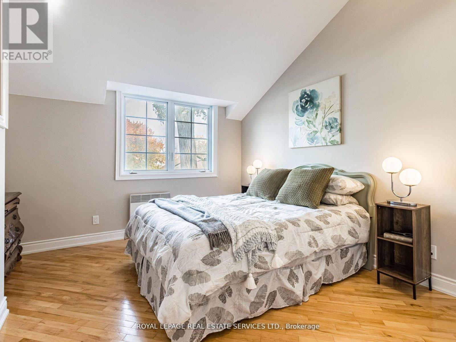 












39 CLARENCE STREET

,
Brampton,




Ontario
L6W1S2

