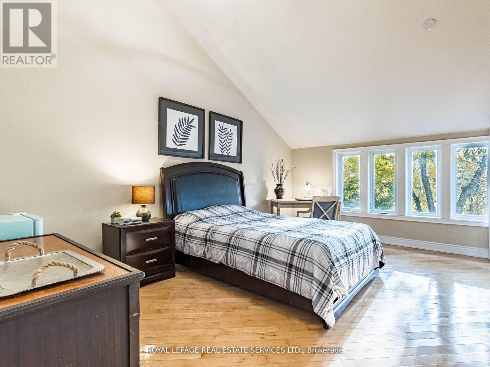 












39 CLARENCE STREET

,
Brampton,




Ontario
L6W1S2

