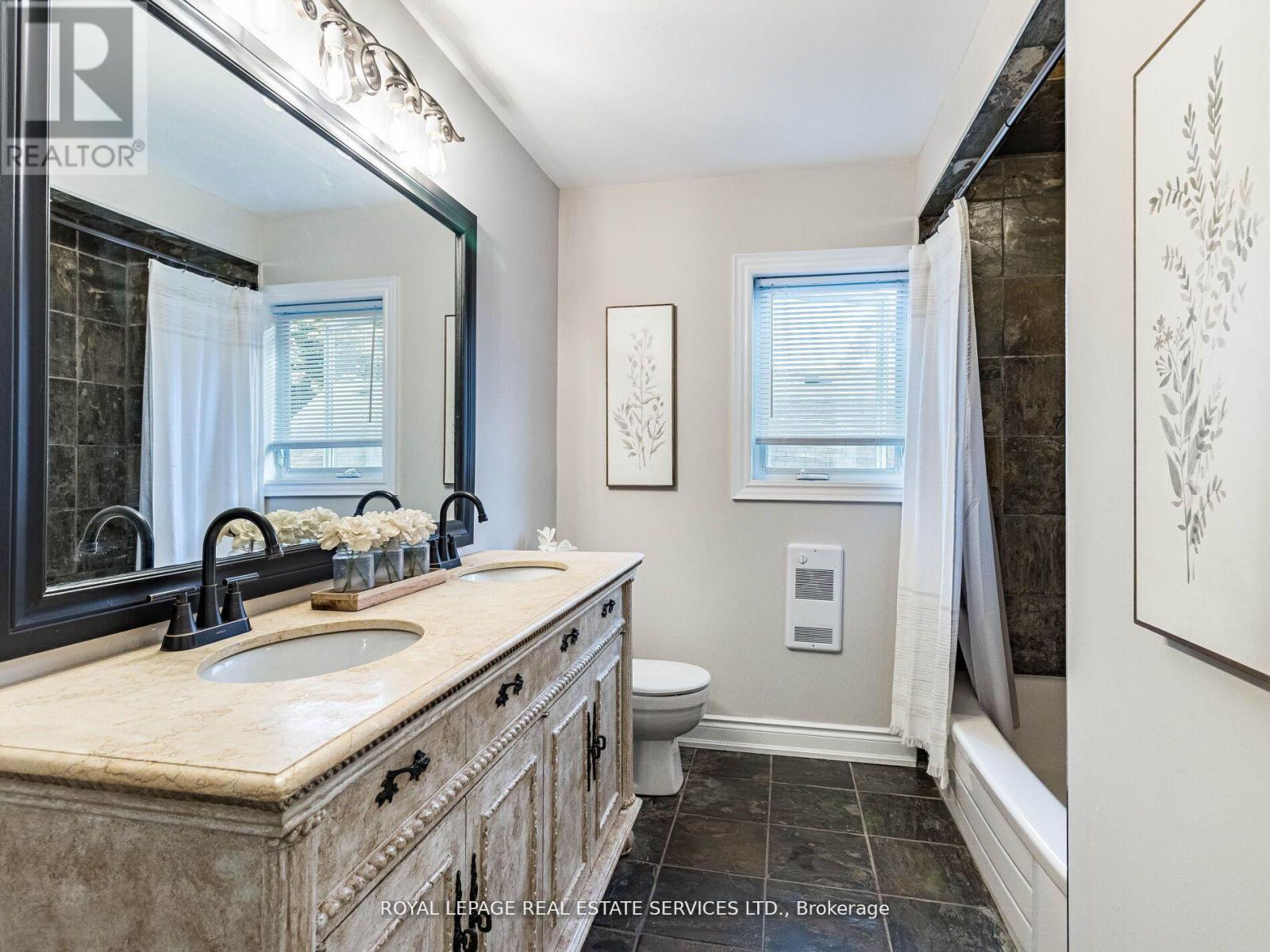 












39 CLARENCE STREET

,
Brampton,




Ontario
L6W1S2

