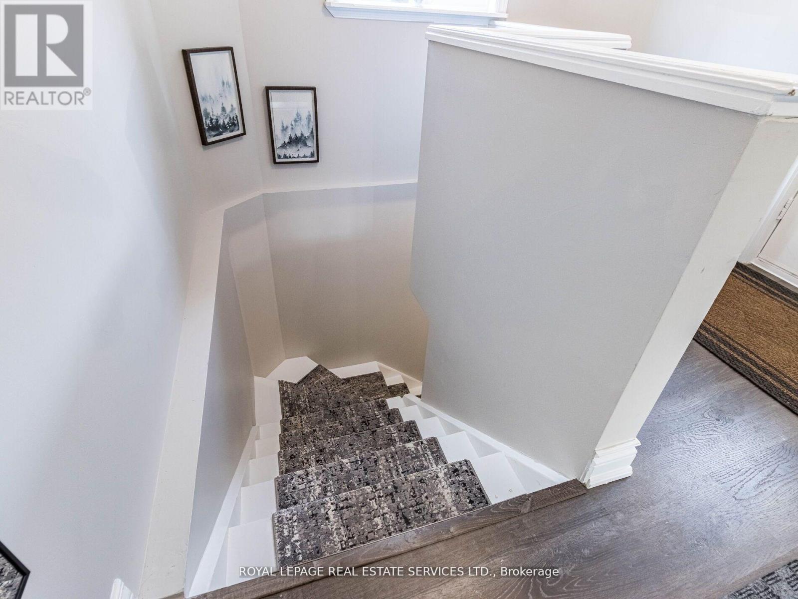 












39 CLARENCE STREET

,
Brampton,




Ontario
L6W1S2

