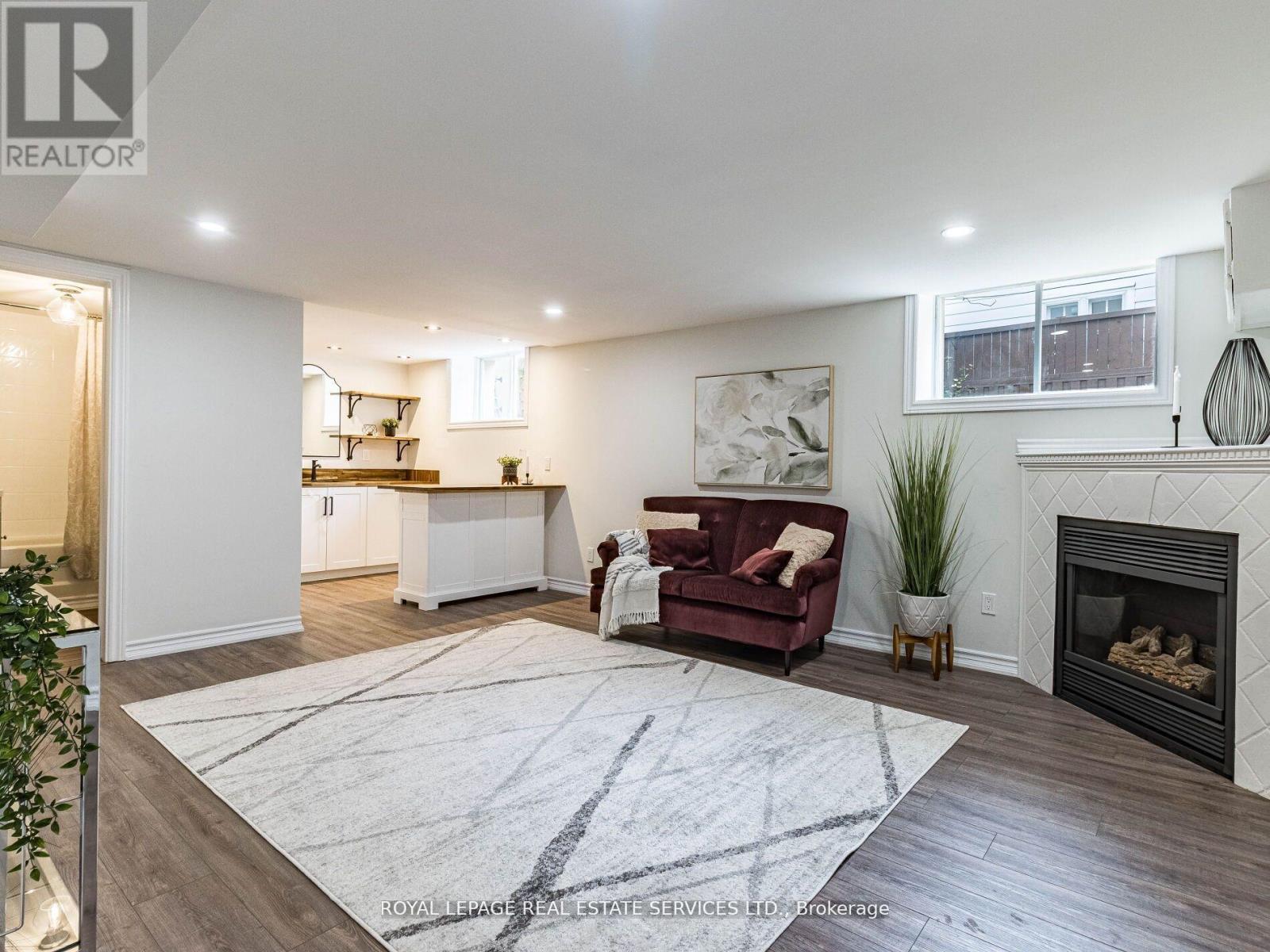 












39 CLARENCE STREET

,
Brampton,




Ontario
L6W1S2

