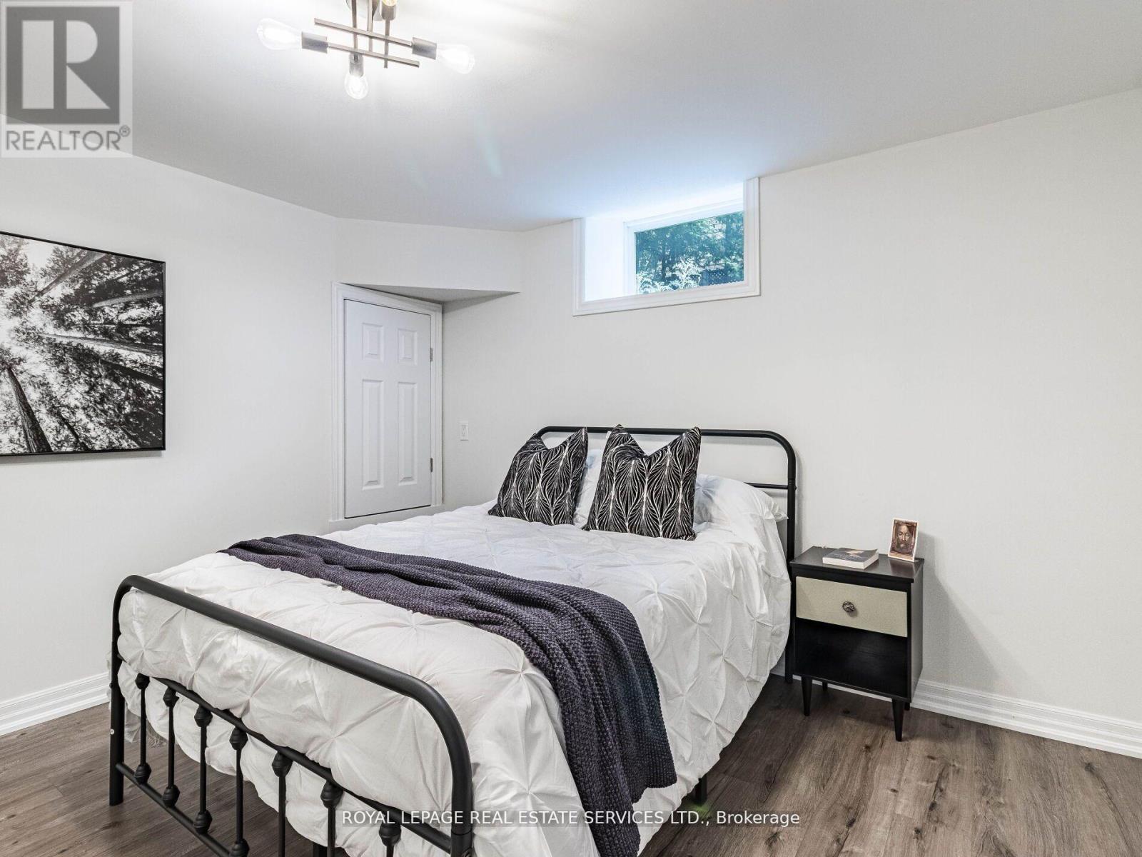 












39 CLARENCE STREET

,
Brampton,




Ontario
L6W1S2

