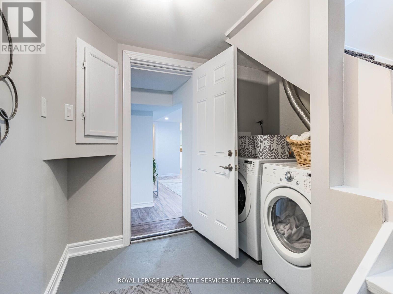 












39 CLARENCE STREET

,
Brampton,




Ontario
L6W1S2

