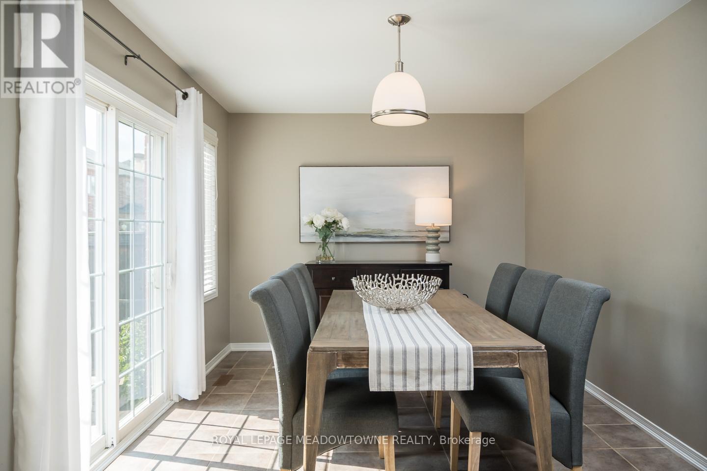 












292 GIDDINGS CRESCENT

,
Milton,




Ontario
L9T7A9

