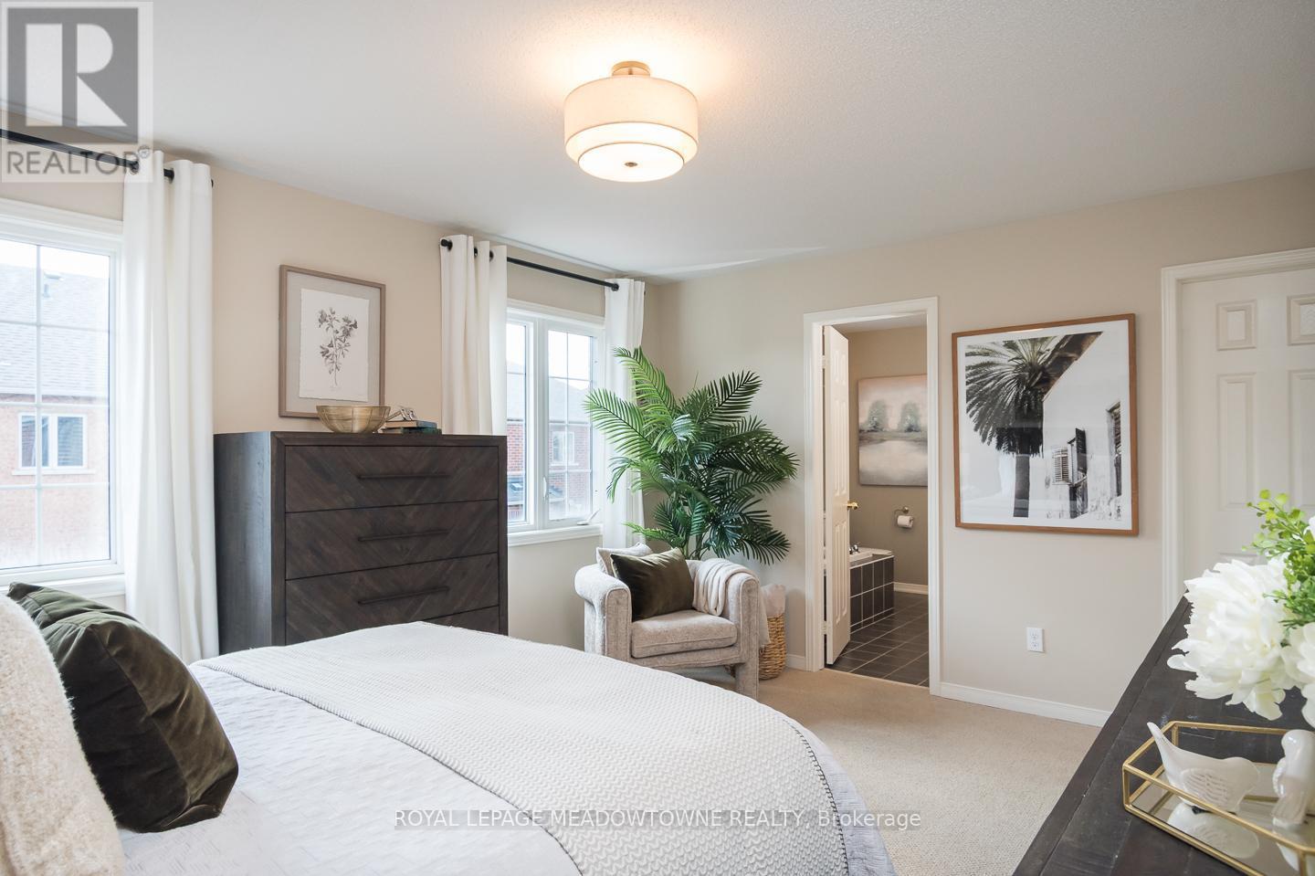 












292 GIDDINGS CRESCENT

,
Milton,




Ontario
L9T7A9

