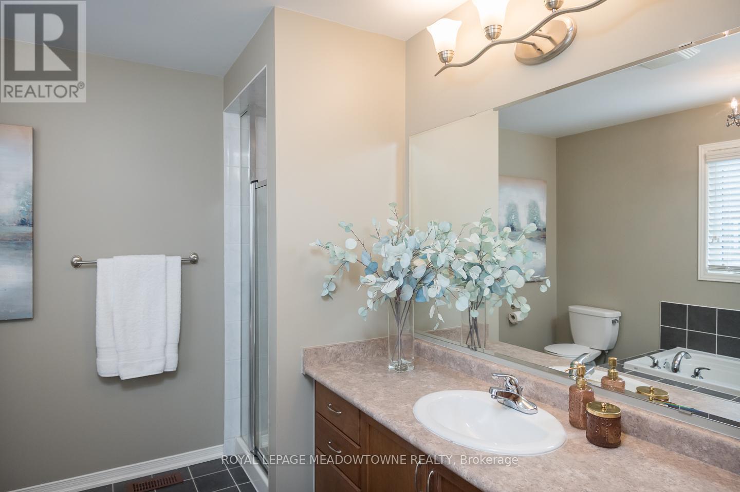 












292 GIDDINGS CRESCENT

,
Milton,




Ontario
L9T7A9

