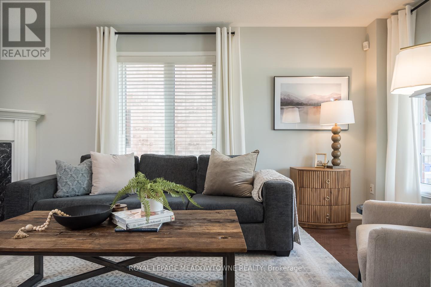 












292 GIDDINGS CRESCENT

,
Milton,




Ontario
L9T7A9

