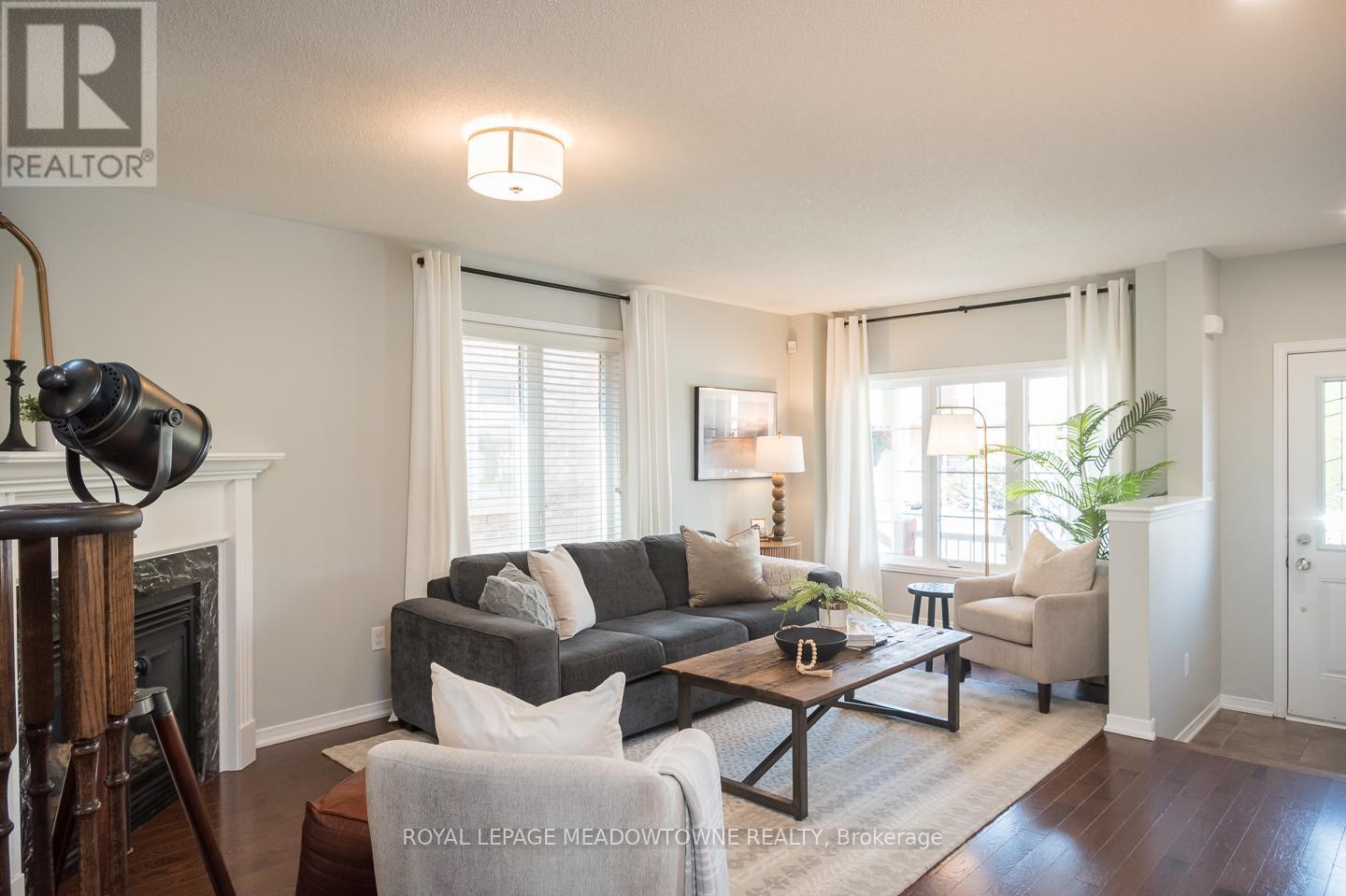 












292 GIDDINGS CRESCENT

,
Milton,




Ontario
L9T7A9

