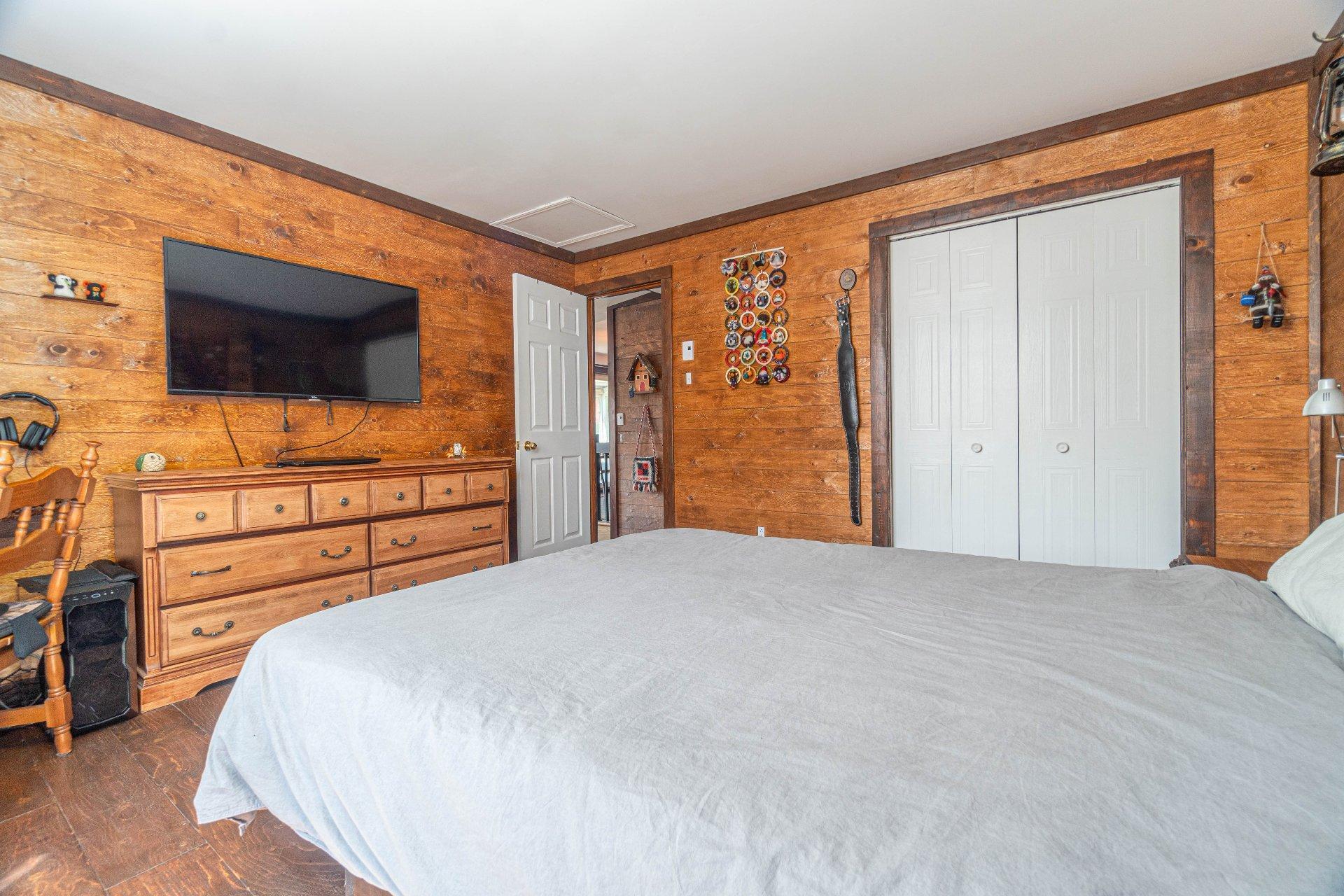 









3570


Ch. du Tour-du-Lac-Tibériade

,
Rivière-Rouge,




QC
J0T1T0

