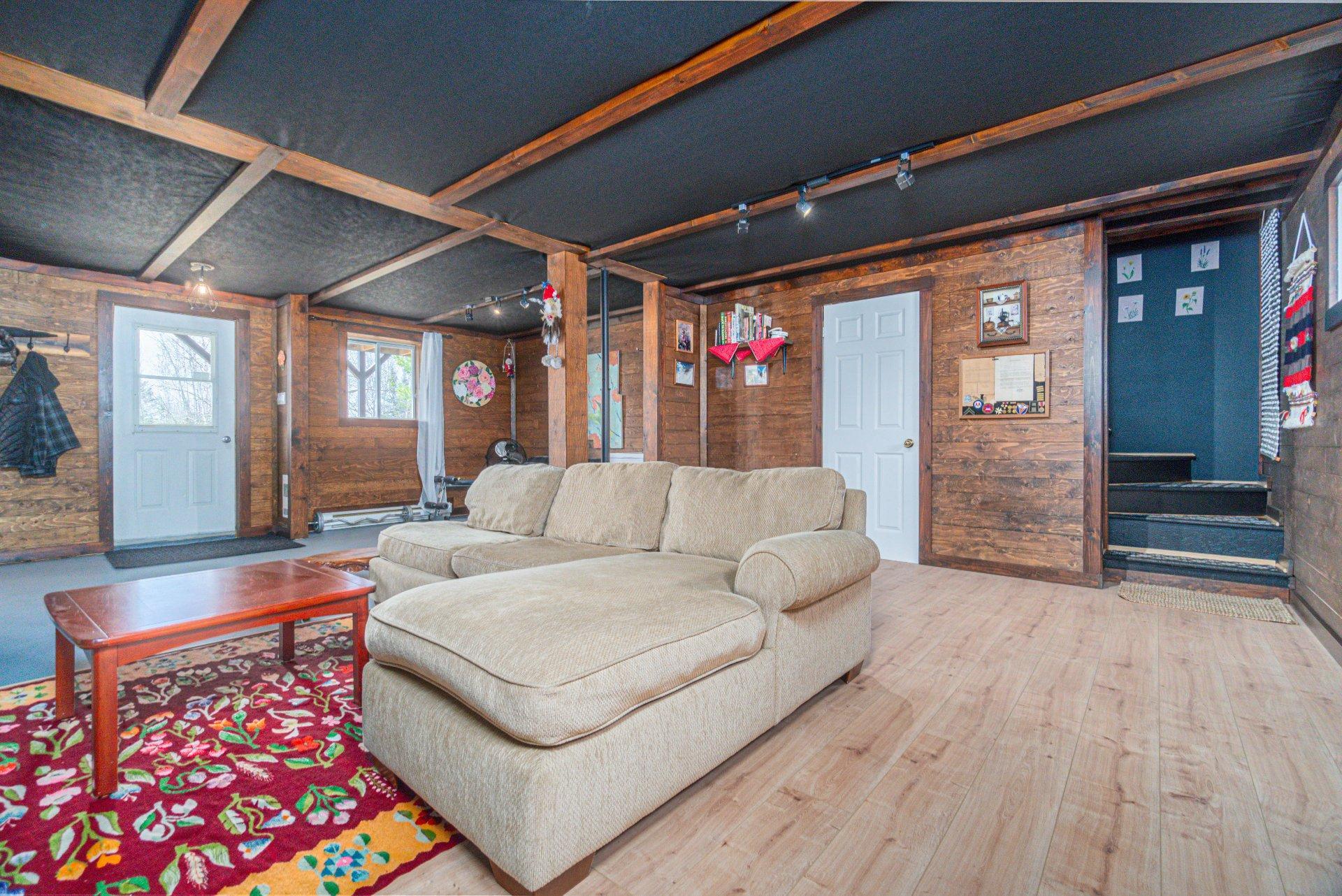 









3570


Ch. du Tour-du-Lac-Tibériade

,
Rivière-Rouge,




QC
J0T1T0

