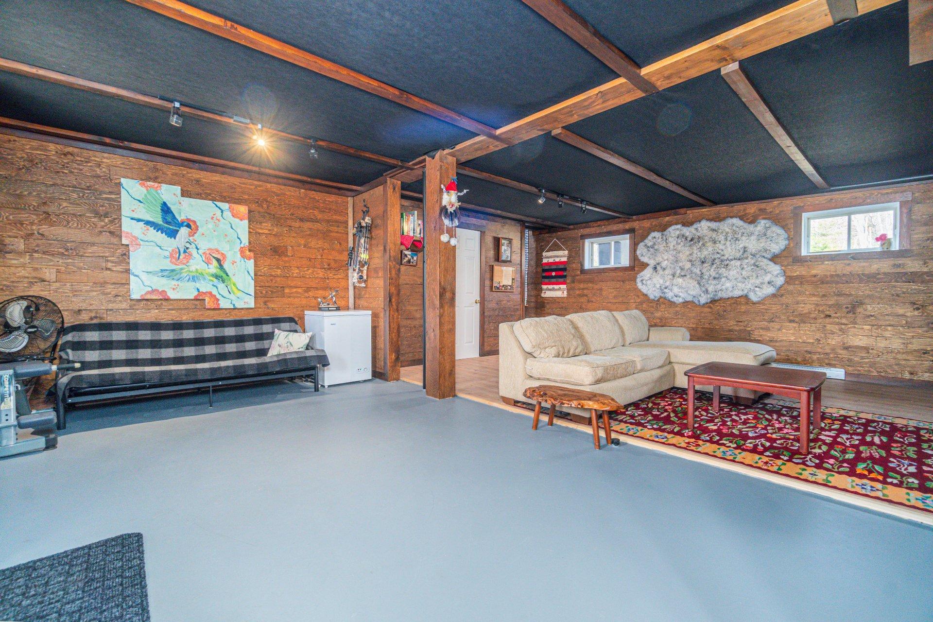 









3570


Ch. du Tour-du-Lac-Tibériade

,
Rivière-Rouge,




QC
J0T1T0

