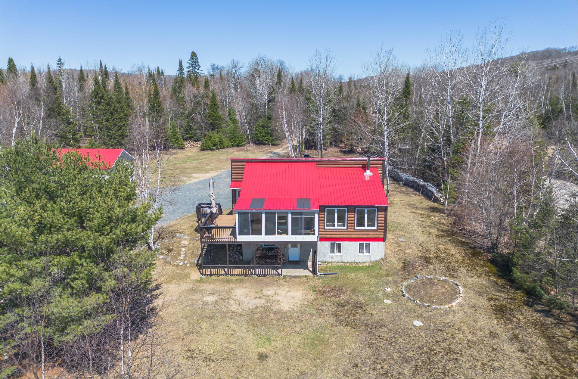 









3570


Ch. du Tour-du-Lac-Tibériade

,
Rivière-Rouge,




QC
J0T1T0

