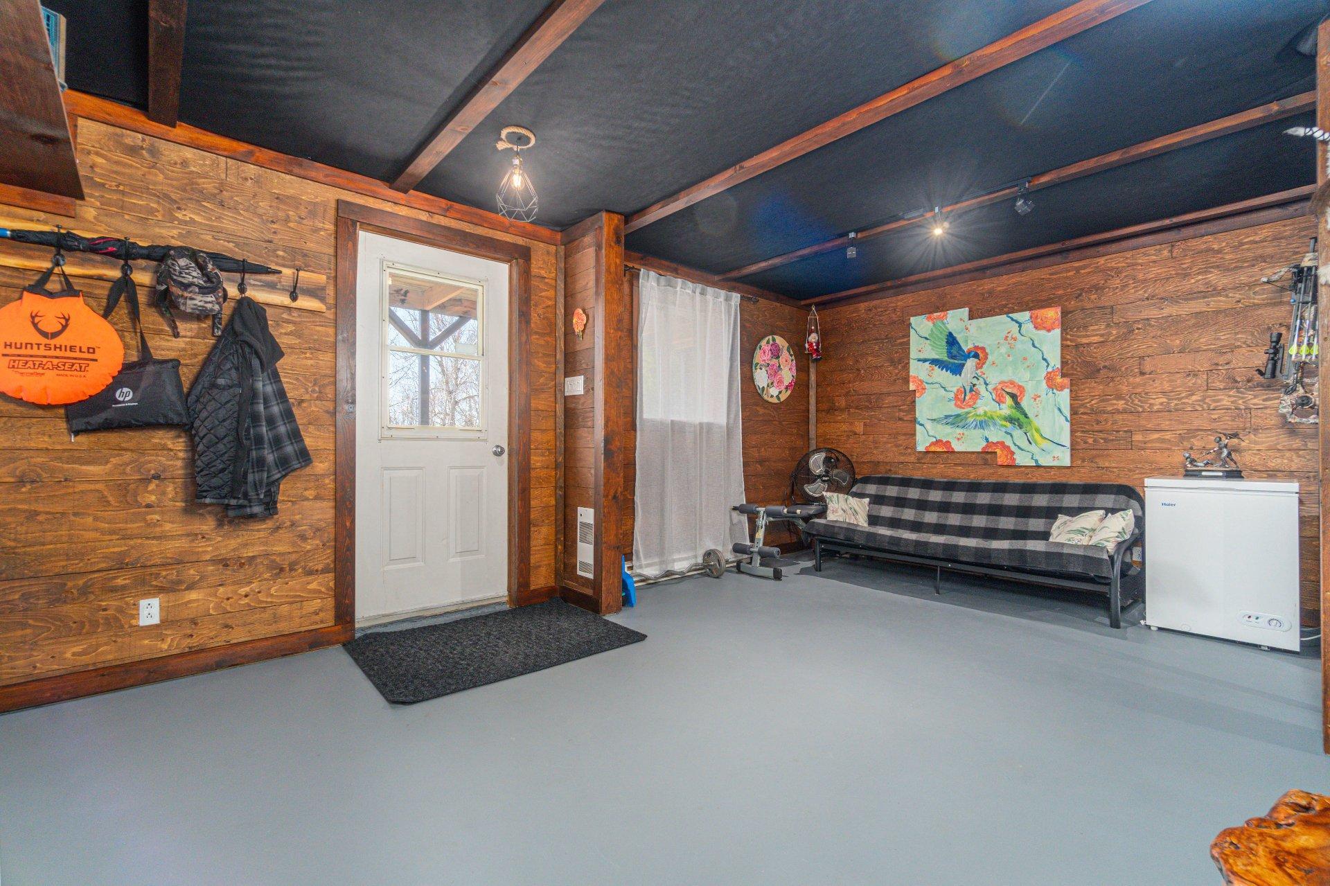 









3570


Ch. du Tour-du-Lac-Tibériade

,
Rivière-Rouge,




QC
J0T1T0

