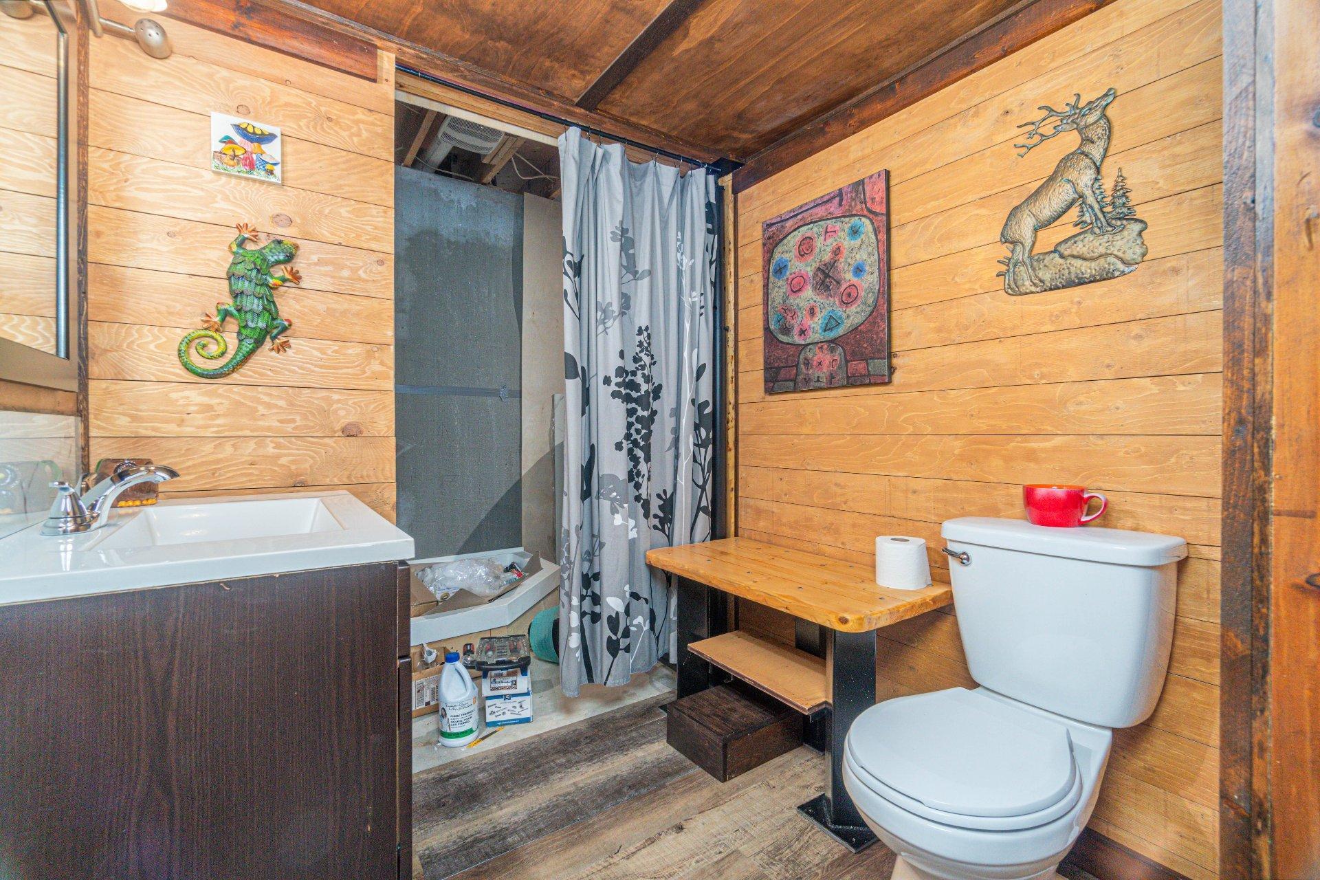 









3570


Ch. du Tour-du-Lac-Tibériade

,
Rivière-Rouge,




QC
J0T1T0

