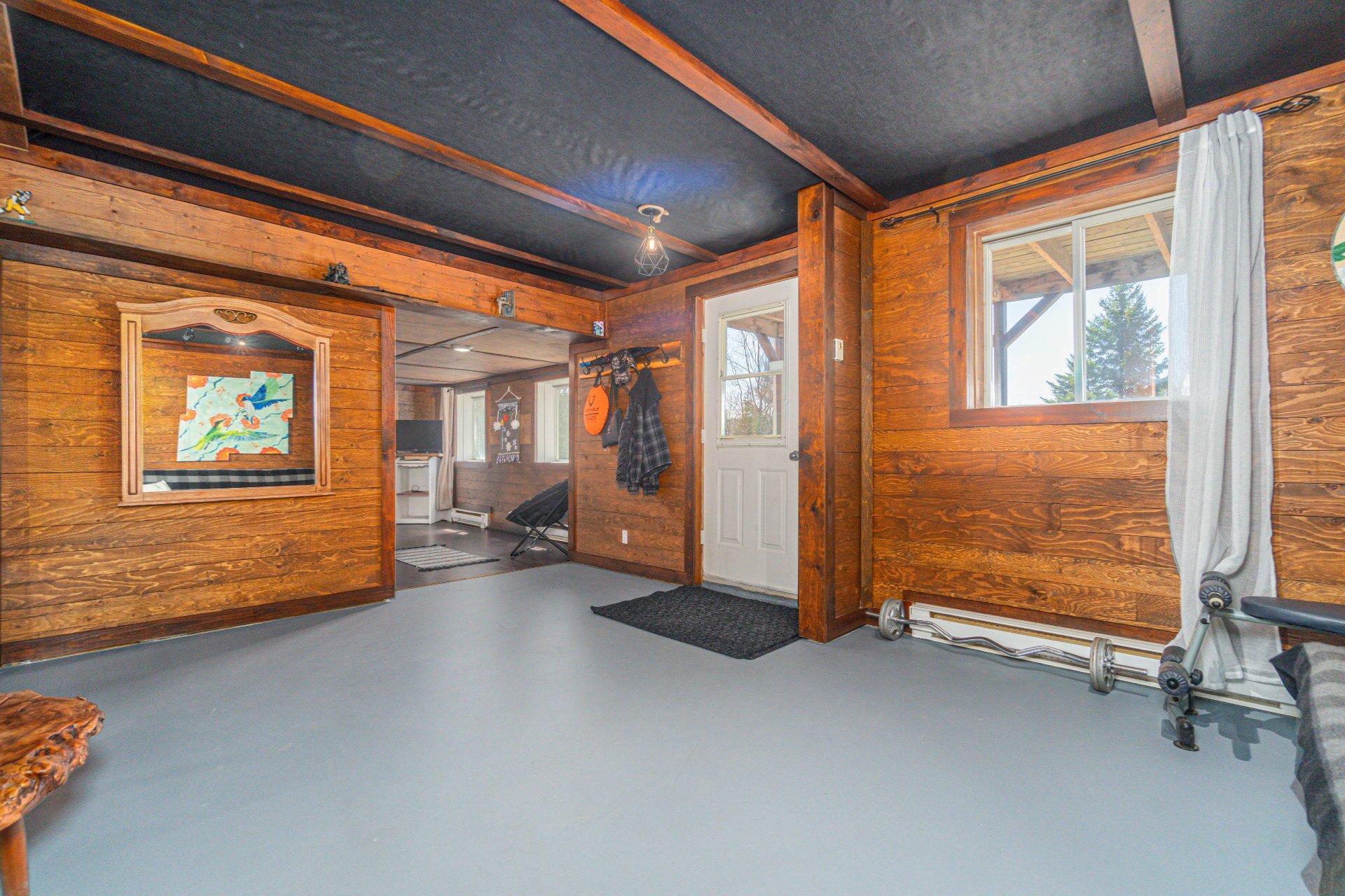 









3570


Ch. du Tour-du-Lac-Tibériade

,
Rivière-Rouge,




QC
J0T1T0

