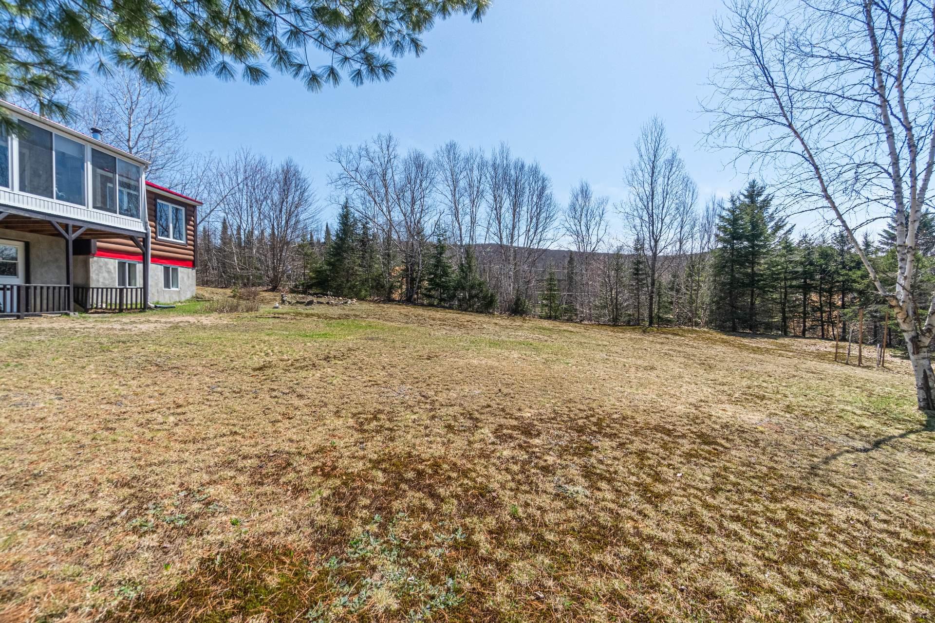









3570


Ch. du Tour-du-Lac-Tibériade

,
Rivière-Rouge,




QC
J0T1T0

