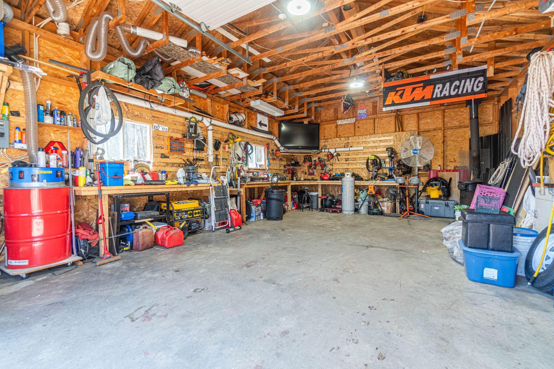 









3570


Ch. du Tour-du-Lac-Tibériade

,
Rivière-Rouge,




QC
J0T1T0

