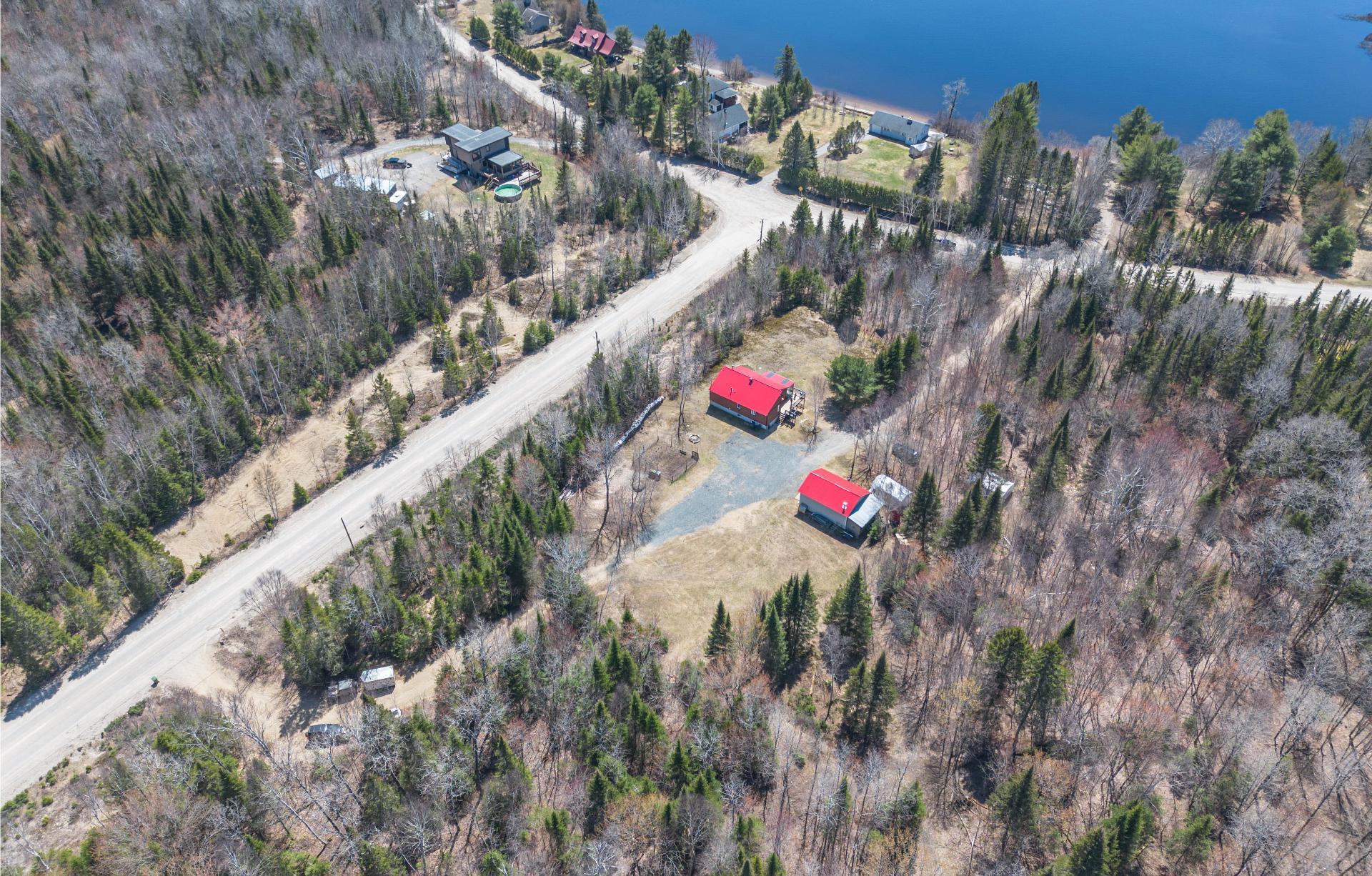 









3570


Ch. du Tour-du-Lac-Tibériade

,
Rivière-Rouge,




QC
J0T1T0

