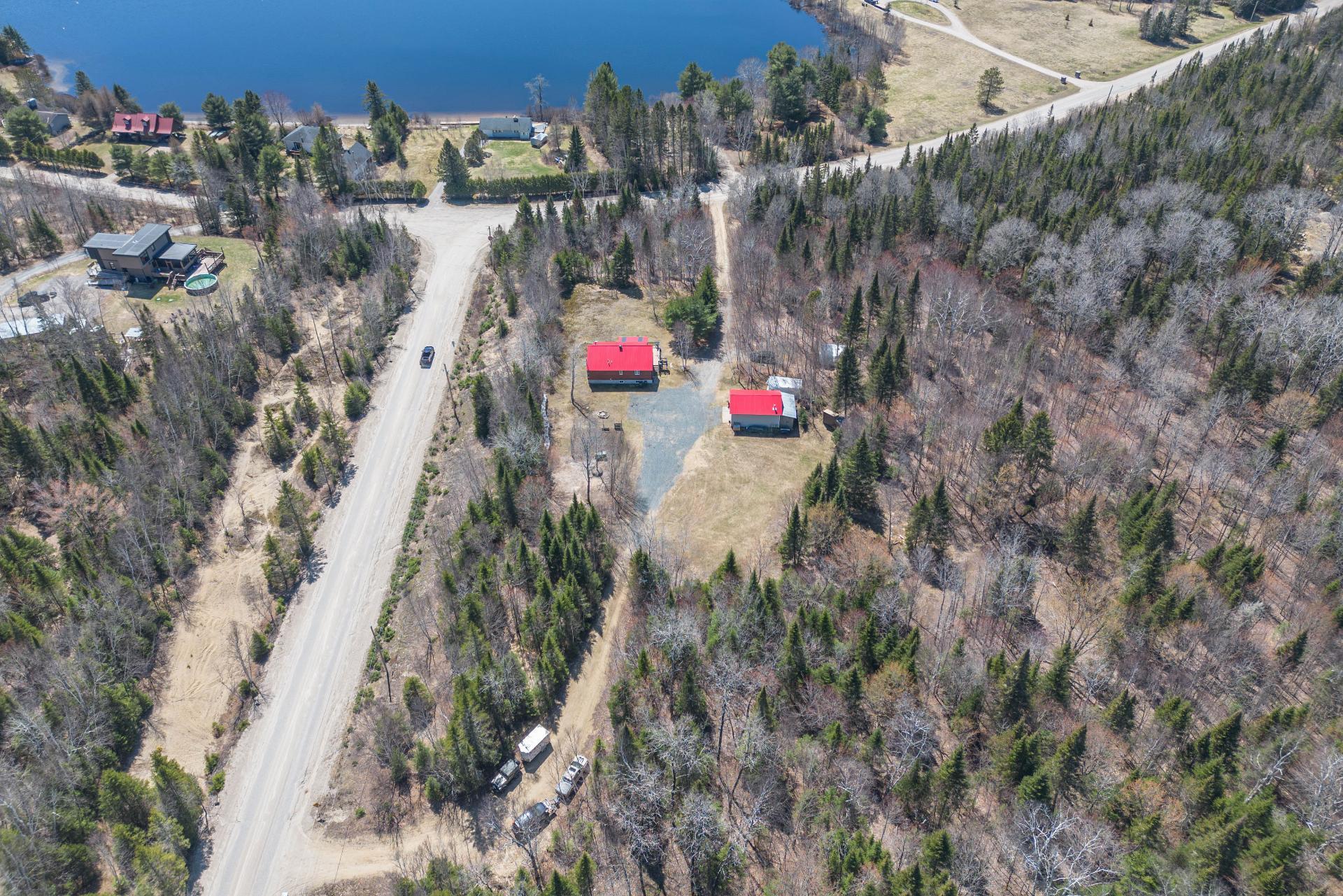 









3570


Ch. du Tour-du-Lac-Tibériade

,
Rivière-Rouge,




QC
J0T1T0

