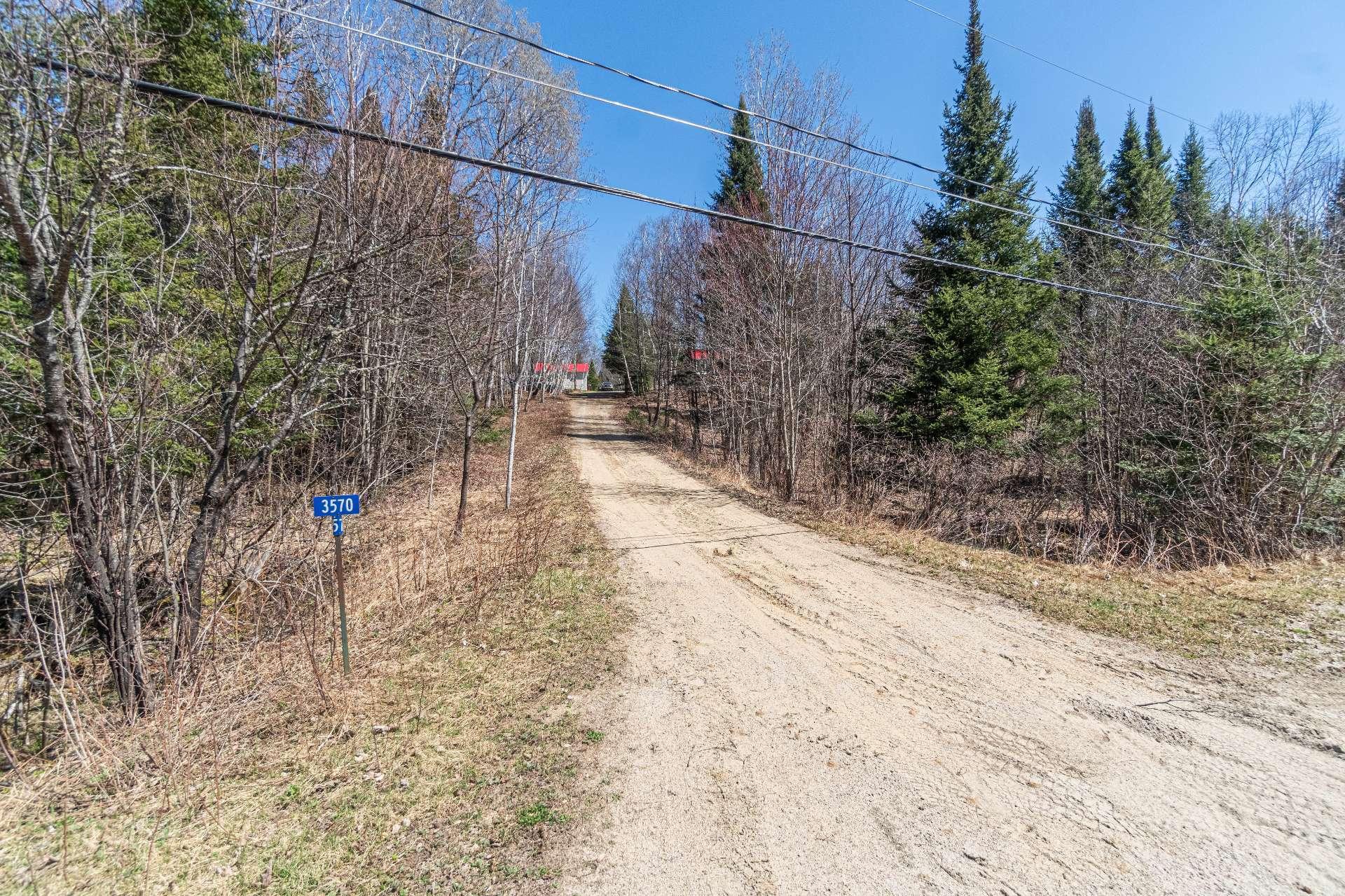 









3570


Ch. du Tour-du-Lac-Tibériade

,
Rivière-Rouge,




QC
J0T1T0

