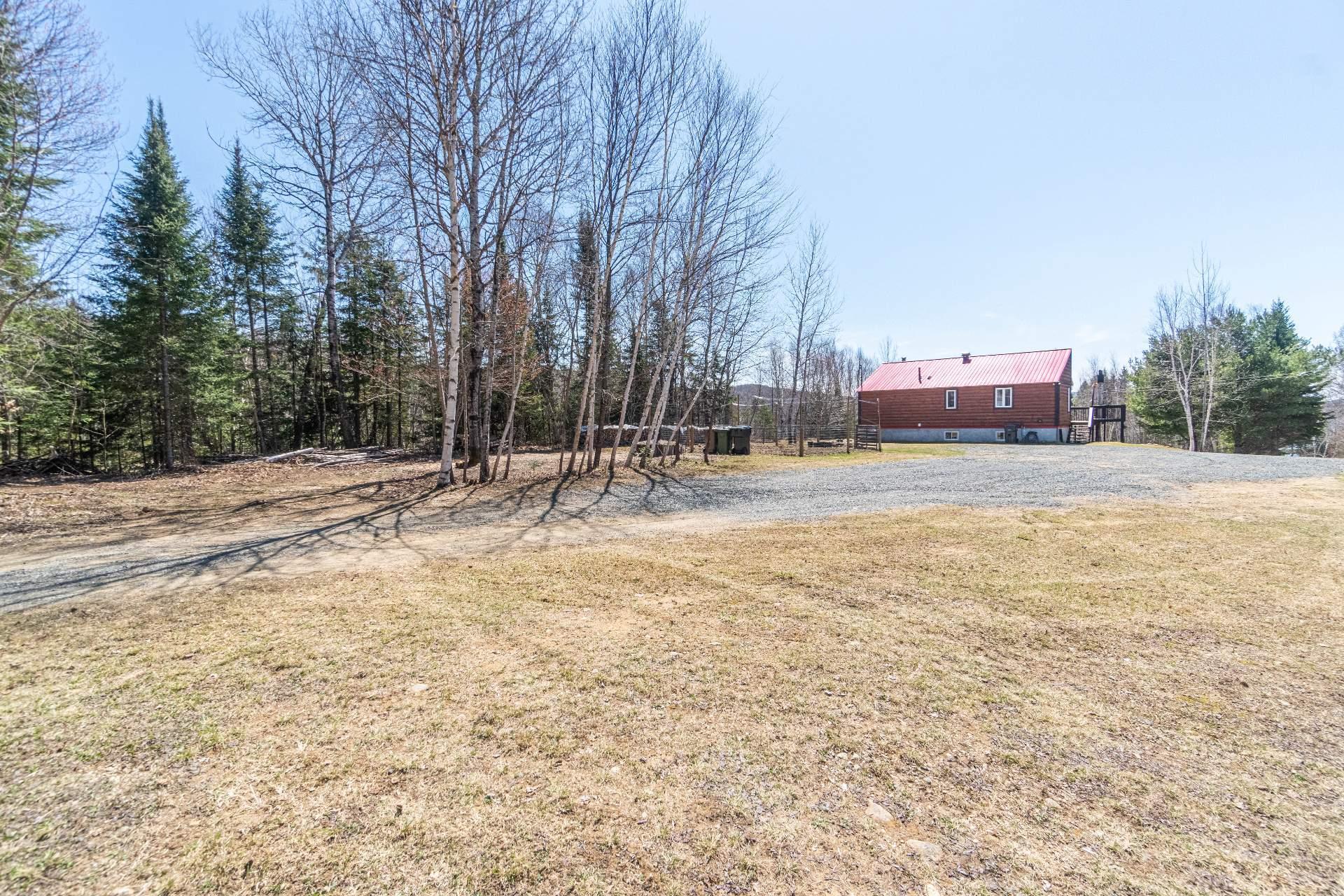 









3570


Ch. du Tour-du-Lac-Tibériade

,
Rivière-Rouge,




QC
J0T1T0

