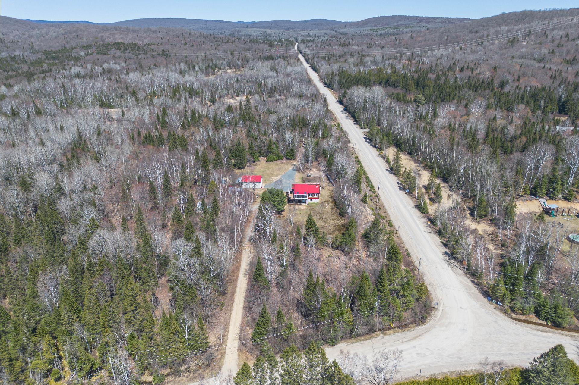 









3570


Ch. du Tour-du-Lac-Tibériade

,
Rivière-Rouge,




QC
J0T1T0

