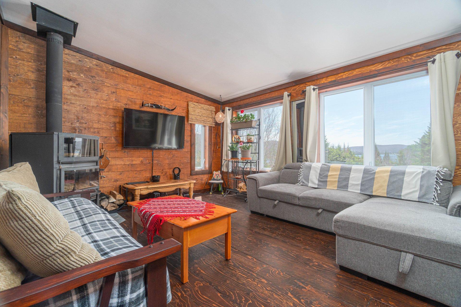 









3570


Ch. du Tour-du-Lac-Tibériade

,
Rivière-Rouge,




QC
J0T1T0

