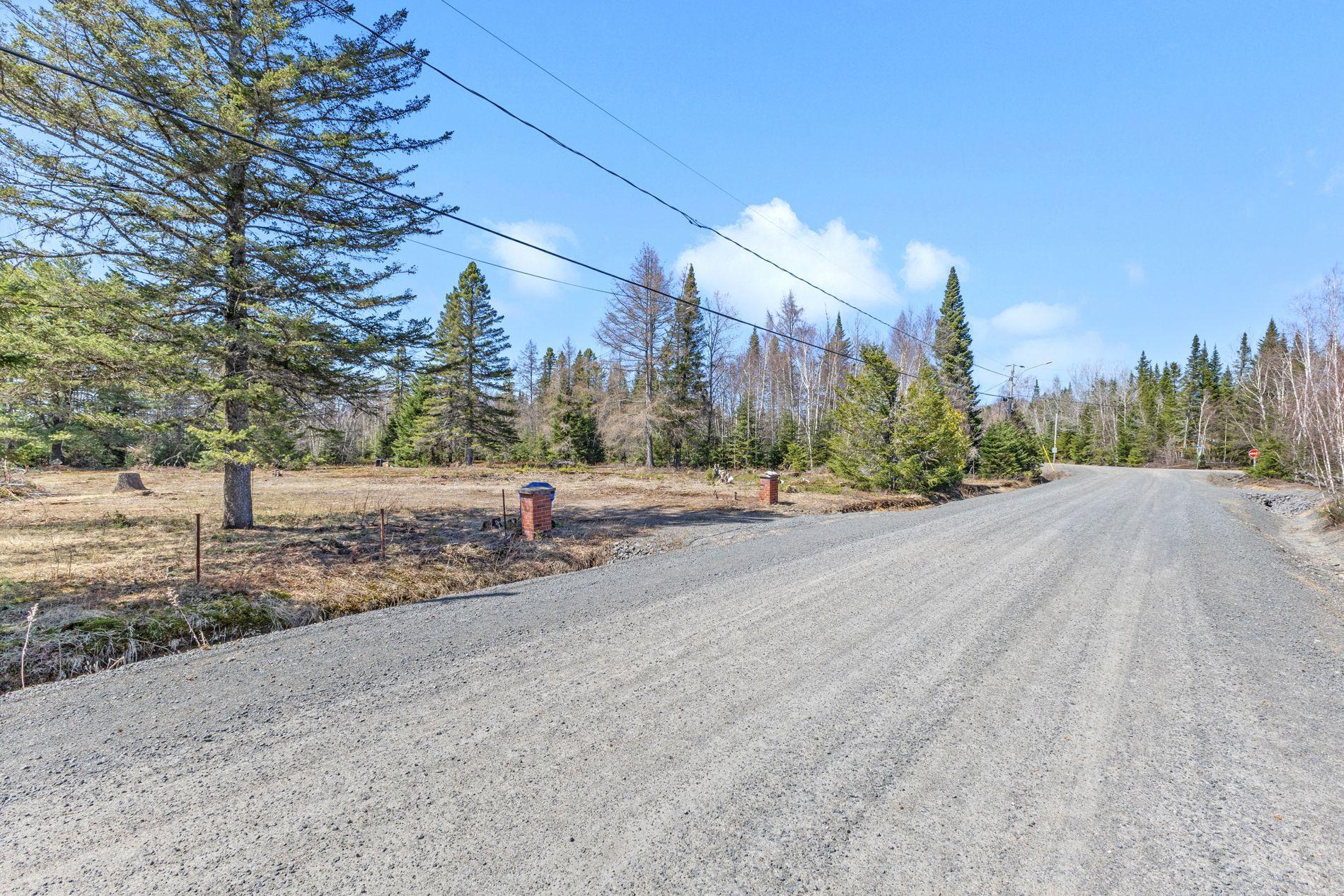 









243


Rue du Lac-Marier

,
Sainte-Marguerite-du-Lac-Masson,







QC
J0T1L0

