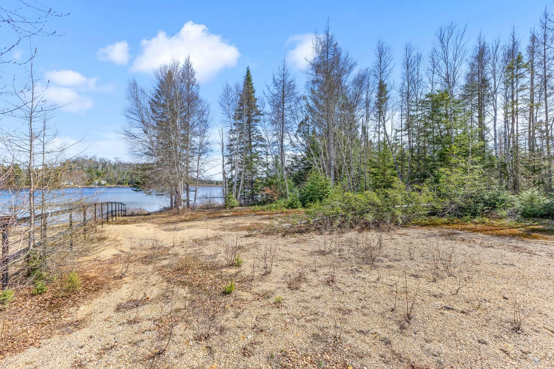 









243


Rue du Lac-Marier

,
Sainte-Marguerite-du-Lac-Masson,







QC
J0T1L0

