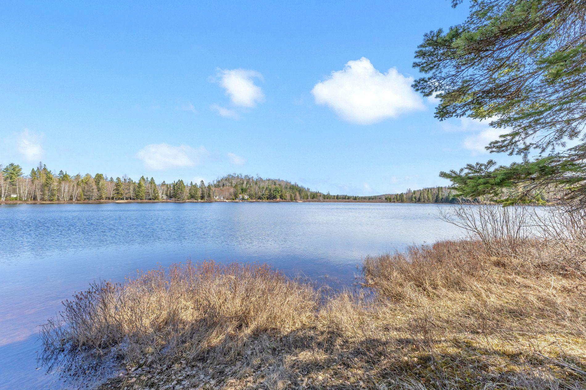 









243


Rue du Lac-Marier

,
Sainte-Marguerite-du-Lac-Masson,







QC
J0T1L0

