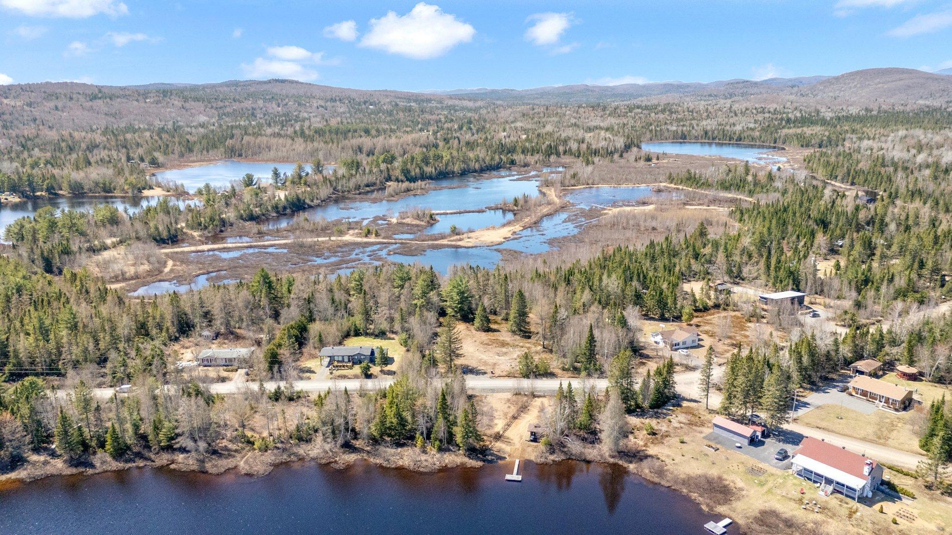 









243


Rue du Lac-Marier

,
Sainte-Marguerite-du-Lac-Masson,







QC
J0T1L0

