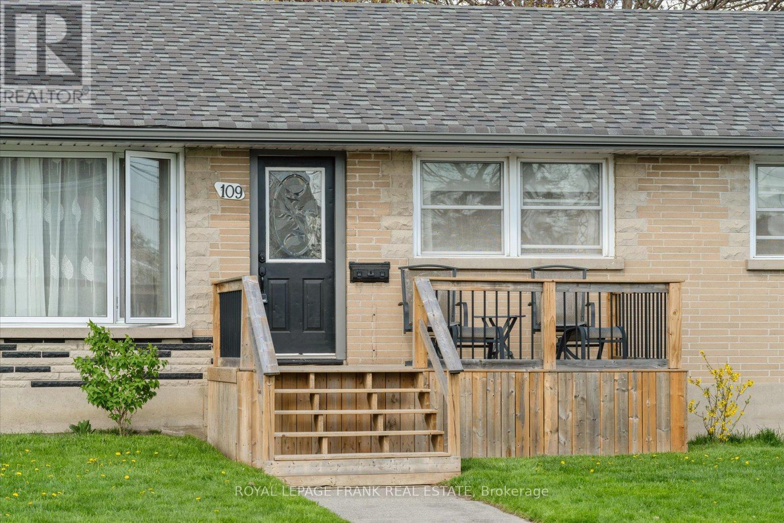 












109 ONTARIO STREET

,
Clarington (Bowmanville),




Ontario
L1C2T3

