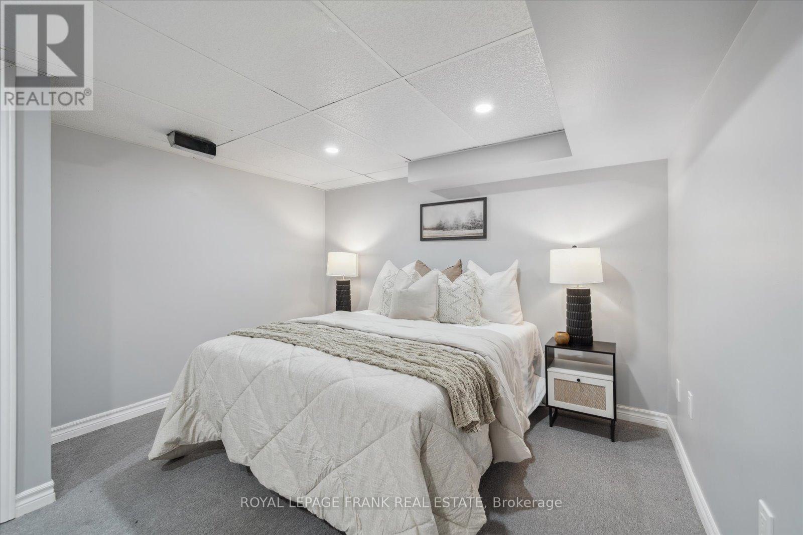 












109 ONTARIO STREET

,
Clarington (Bowmanville),




Ontario
L1C2T3

