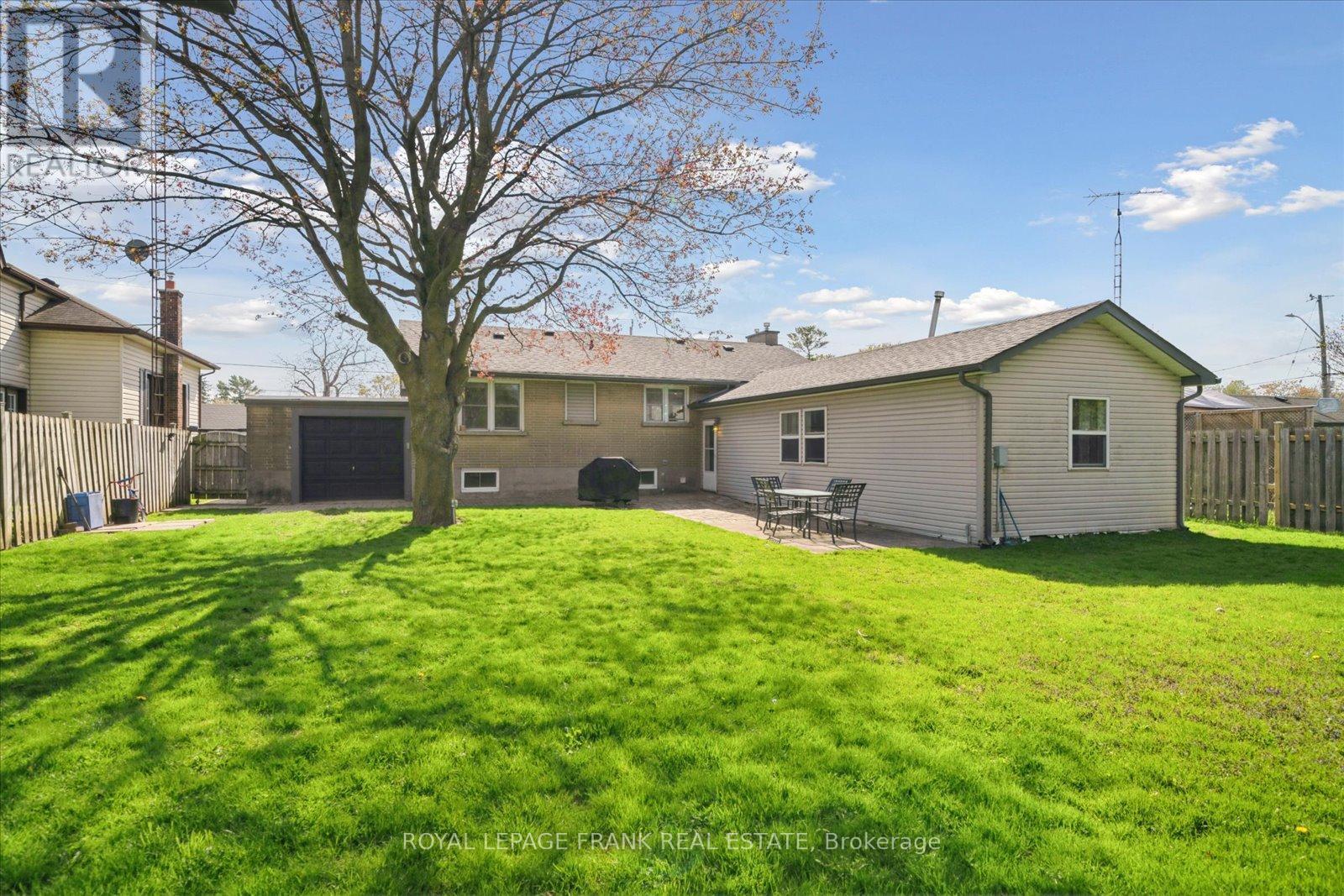 












109 ONTARIO STREET

,
Clarington (Bowmanville),




Ontario
L1C2T3

