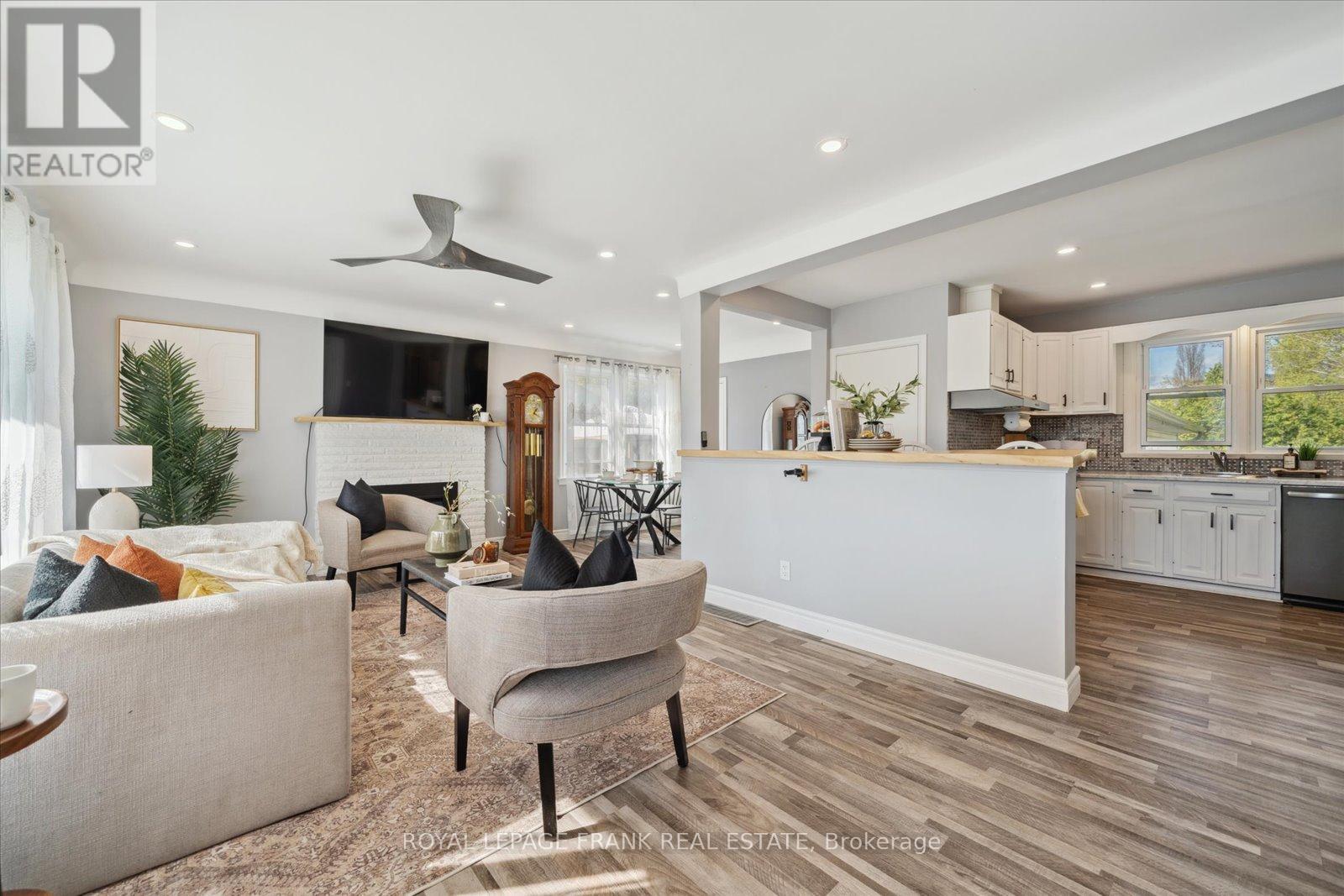 












109 ONTARIO STREET

,
Clarington (Bowmanville),




Ontario
L1C2T3

