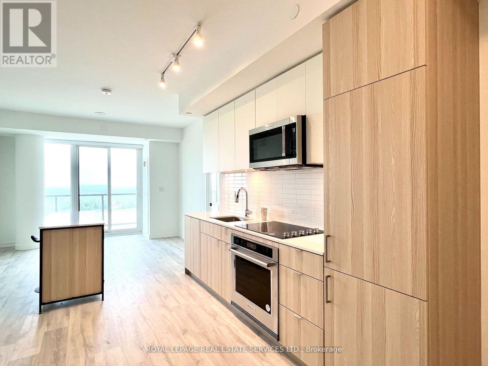 












1206 - 220 MISSINNIHE WAY

,
Mississauga,




Ontario
L5H0A9

