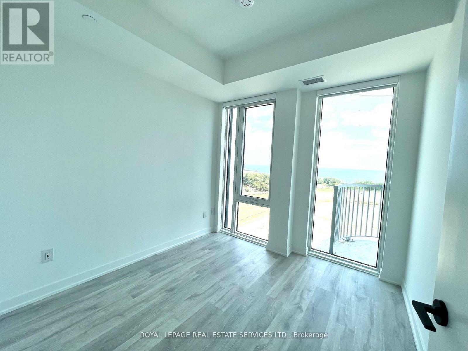 












1206 - 220 MISSINNIHE WAY

,
Mississauga,




Ontario
L5H0A9

