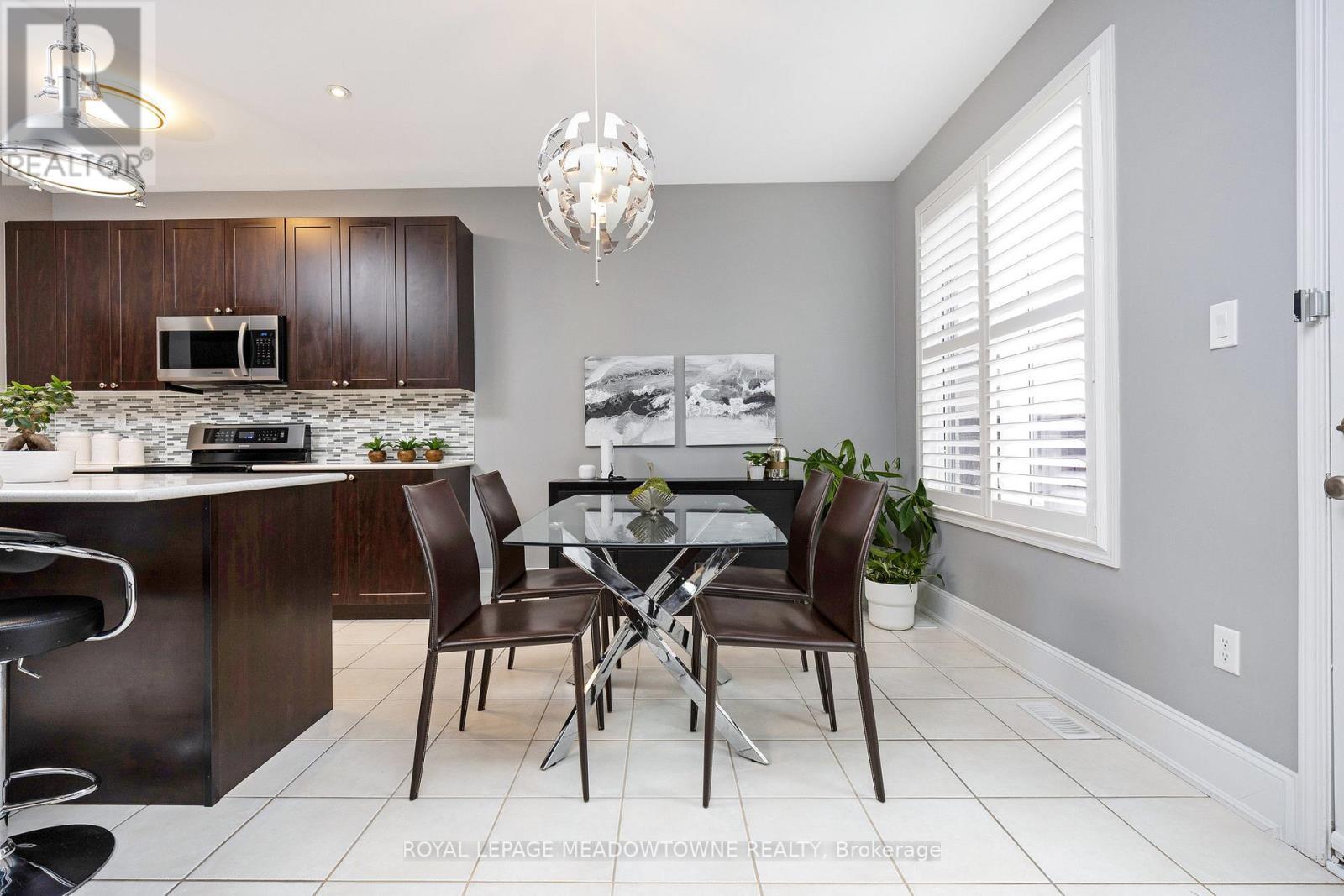 












428 DYMOTT AVENUE

,
Milton,




Ontario
L9T7V1

